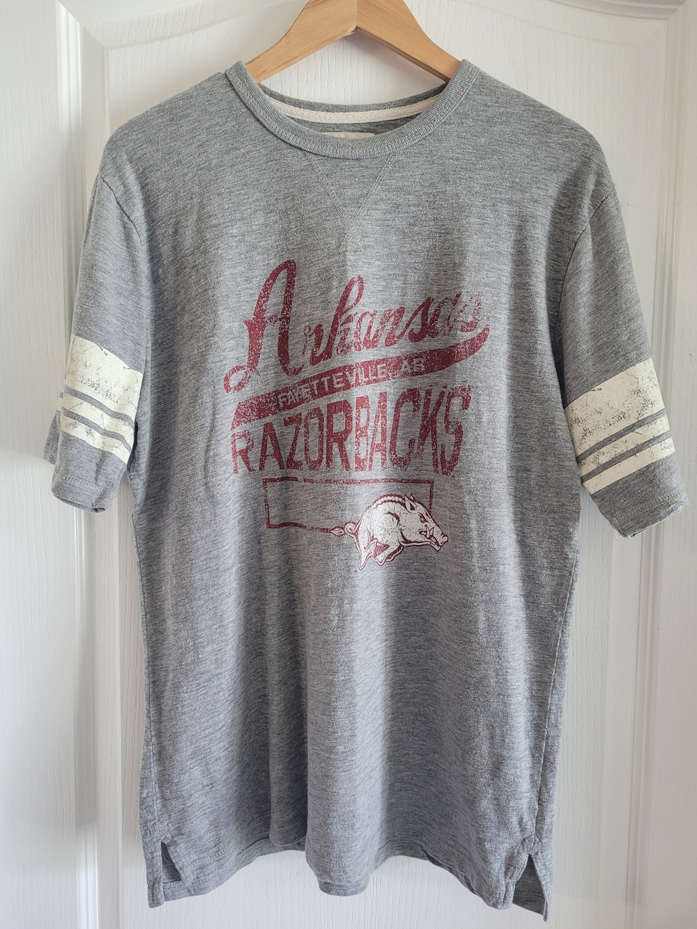 Arkansas Razorbacks Distressed Gray Short-Sleeve Graphic Tee